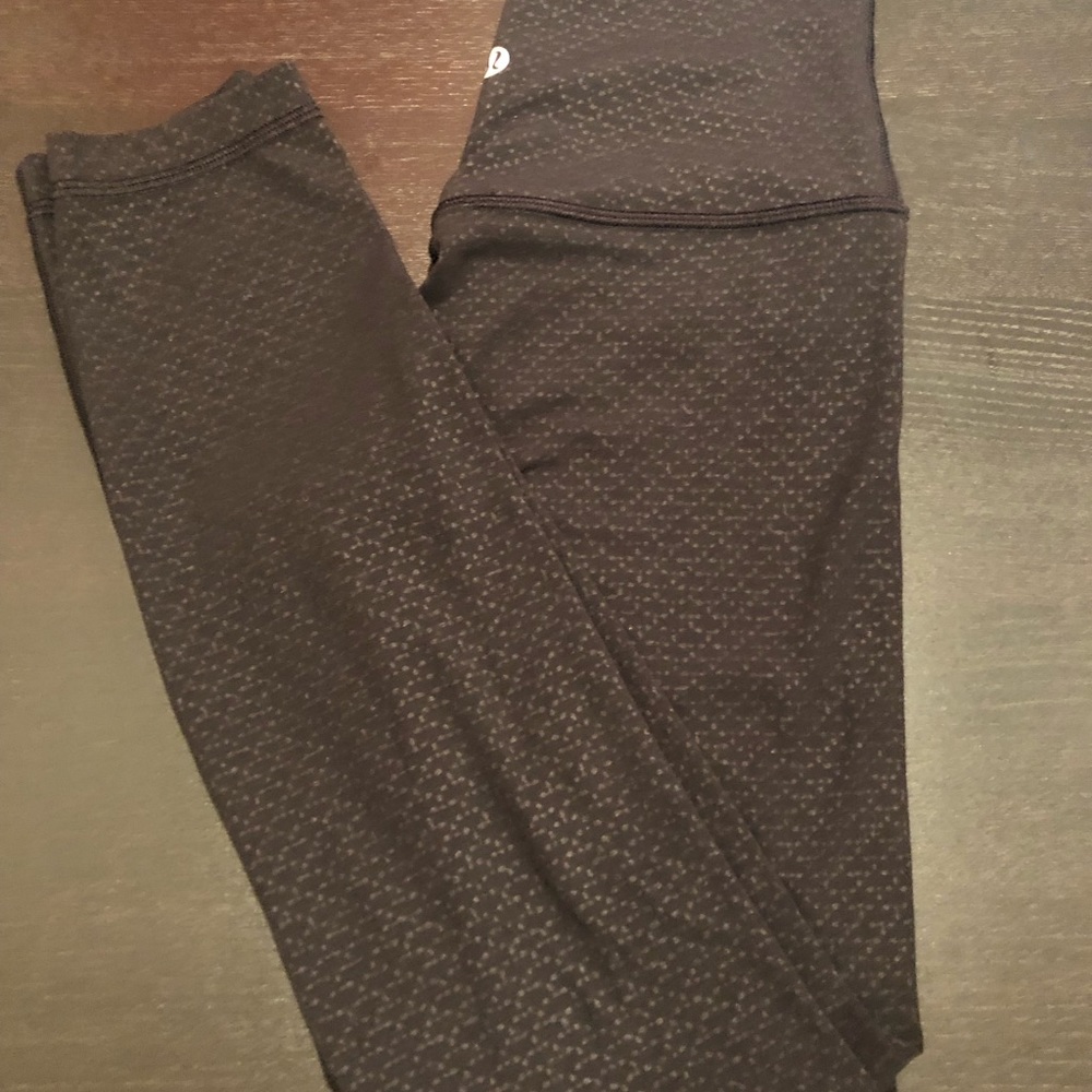 Lululemon Black Monochromatic Embossed Aligns!